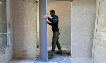 Clever gelöst: Bad mit Runddusche, Waschtisch und WC auf nur 4,35 m2 Clever gelöst: Bad mit Runddusche, Waschtisch und WC auf nur 4,35 m2