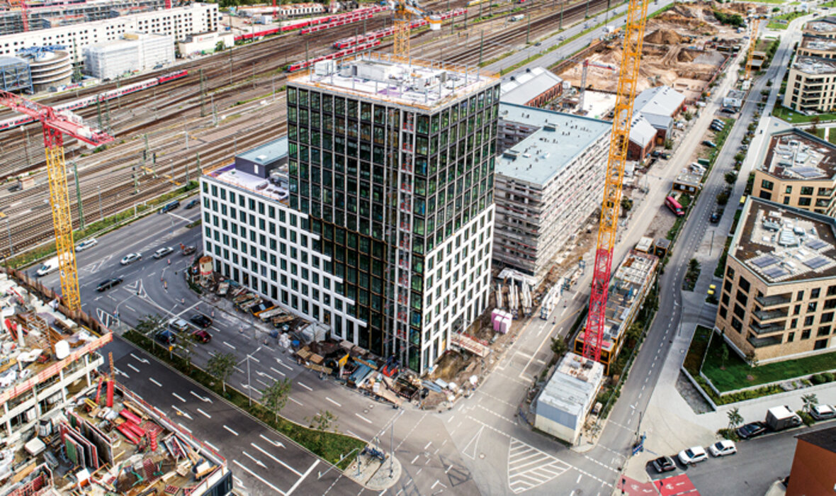 Zukunftsweisende Klimaschutz-Planung für das neue Bürogebäude der SV SparkassenVersicherung beginnt beim Dach